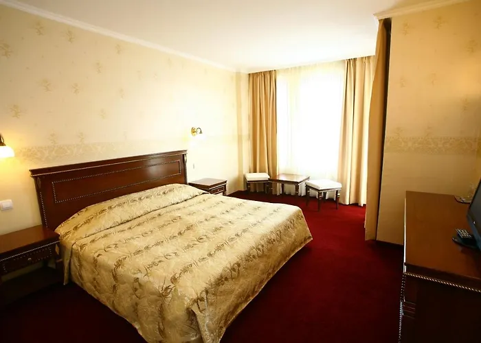 Hanat セインツ・コンスタンティン＆ヘレナ